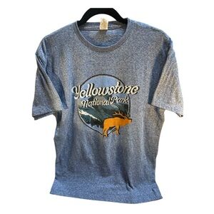 Yellowstone National Park T Shirt Sz L Moose Mountains Heather Blue Pre-worn